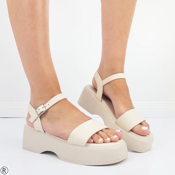 Бежови дамски сандали на удобна платформа- Valera Beige 10533