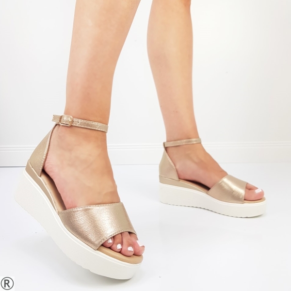 Златисти дамски сандали на платформа- Serena Gold 10530