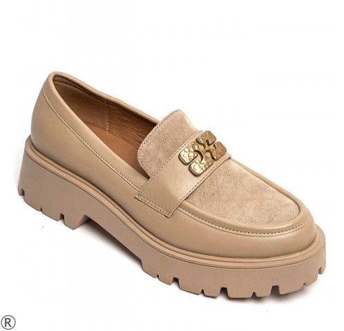 Бежови дамски мокасини със златна тока- Sisi Beige 11122