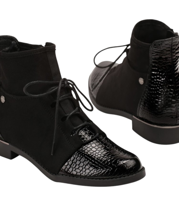 Черни равни боти от велур и лак- Lura Black 11231