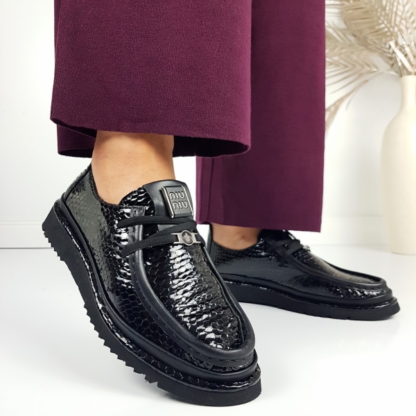 Черни обувки от естествена кожа с връзки - Amanda Black 11262