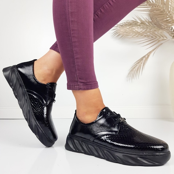 Обувки от естествена кожа на платформа - Amelia Black 11263