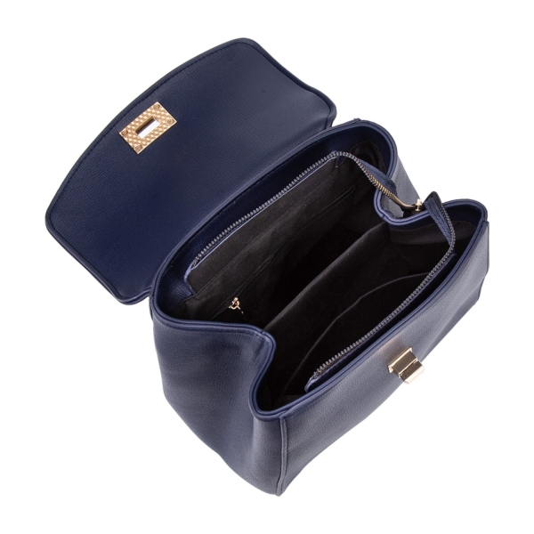 Синя дамска раница с капак и преграда- DIana&CO 11355