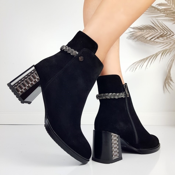 Черни боти от естествен велур на широк ток- Eliza Bulgaria 11398