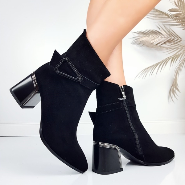 Черни боти от естествен велур на широк ток- Eliza Bulgaria 11417