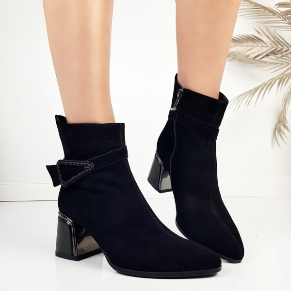 Черни боти от естествен велур на широк ток- Eliza Bulgaria 11417