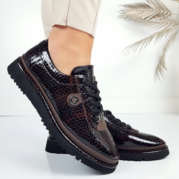 Кафяви лачени обувки със змийски принт- Hana Brown 11418