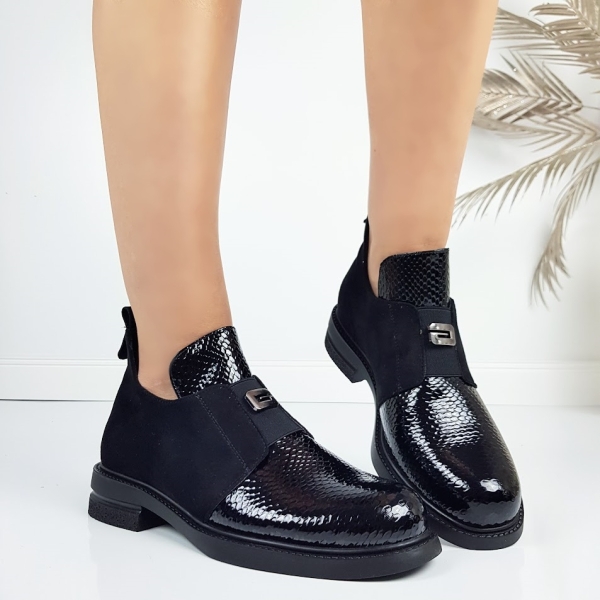 Черни дамски боти от велур и лак- Klara Black 11244