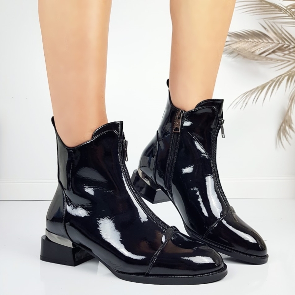 Черни лачени боти на нисък ток- Steisi Black 11419