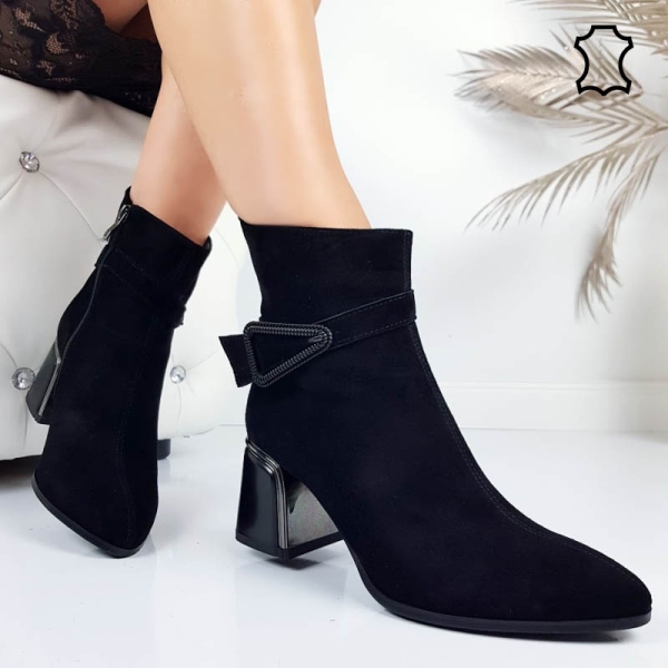 Черни боти от естествен велур на широк ток- Eliza Bulgaria 11417