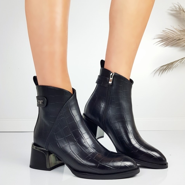 Стилни черни боти на широк ток с кроко принт- Eliza Bulgaria 11469