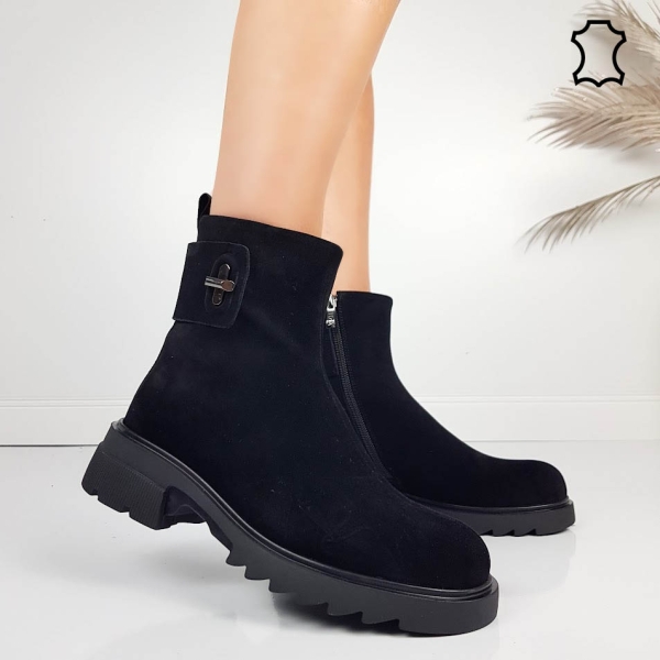 Черни равни боти от естествен велур- Eliza Bulgaria 11474