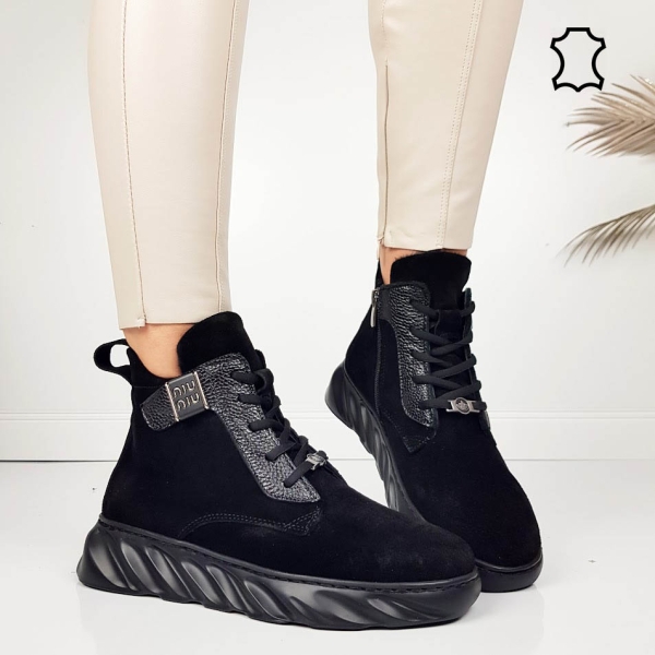 Черни боти от естествен велур и кожа- Darena Black 11551