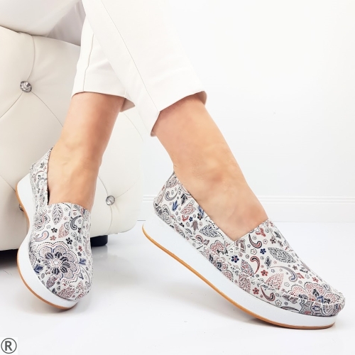 Обувки от естествена кожа с цветен принт- Klara White 10431