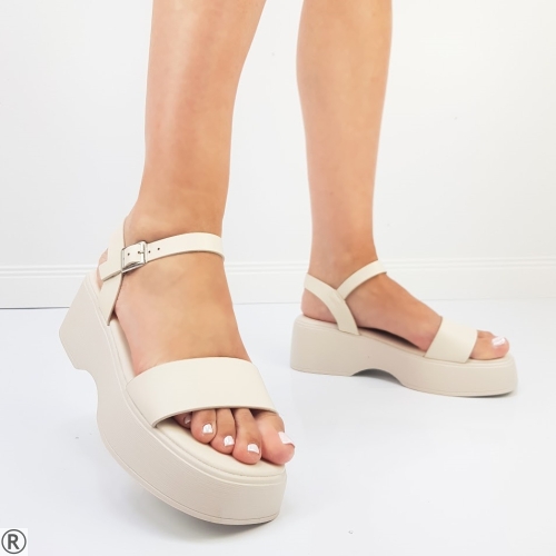 Бежови дамски сандали на удобна платформа- Valera Beige 10533