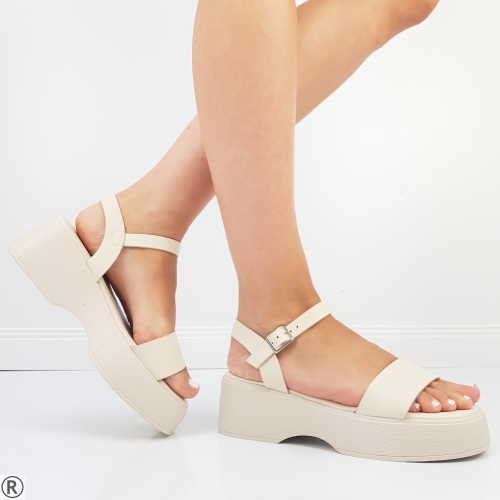 Бежови дамски сандали на удобна платформа- Valera Beige 10533