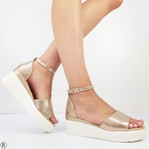 Златисти дамски сандали на платформа- Serena Gold 10530