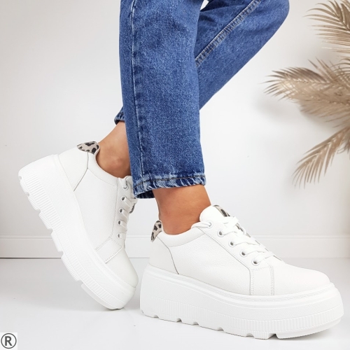 Бели кецове от естествена кожа на платформа- Kiara White 11112