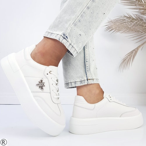 Бели кецове от естествена кожа с пчела- Arais White 11198