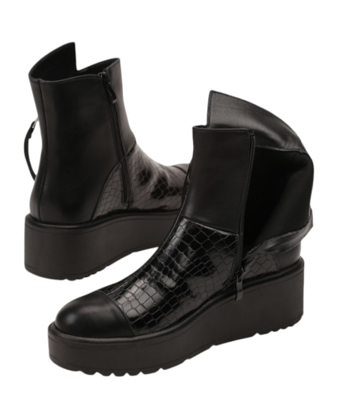 Черни боти на платформа с цип- Chelsi Black 11234