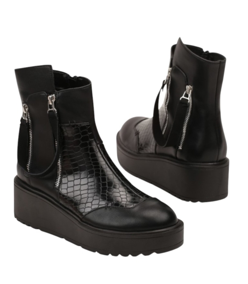 Черни боти на платформа с цип- Chelsi Black 11234