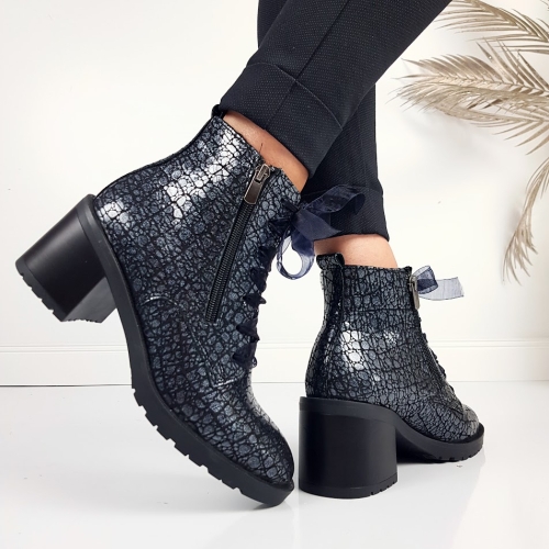 Тъмно сини боти от естествена кожа на удобен ток- Darena Blue 11331