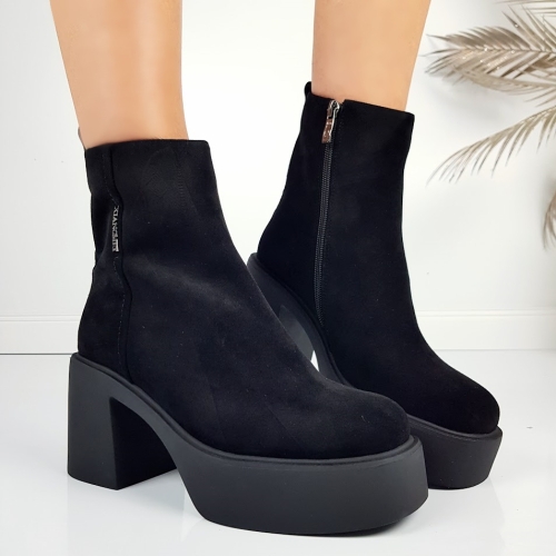 Черни боти от естествен велур на ток и платформа- Eliza Bulgaria 11399