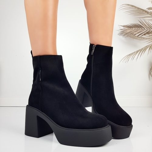 Черни боти от естествен велур на ток и платформа- Eliza Bulgaria 11399