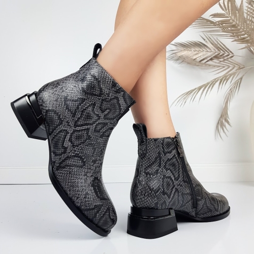 Боти от естествена кожа със змийски принт- Klara 11337