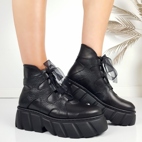 Черни боти от естествена кожа на платформа- Morani 11444