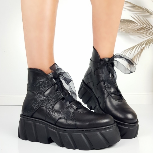 Черни боти от естествена кожа на платформа- Morani 11444