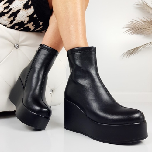 Черни боти на платформа- Eliza Bulgaria 11475