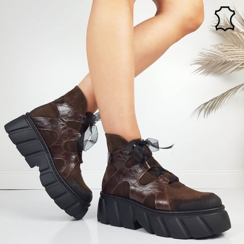 Кафяви боти от естествен набук на платформа- Daria Brown 11497