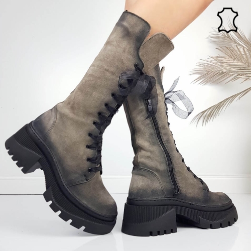 Ботуши от естествен велур на платформа- Adena 11498