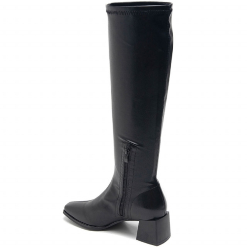 Черни ботуши по крака на малък ток- Darena Black 11550