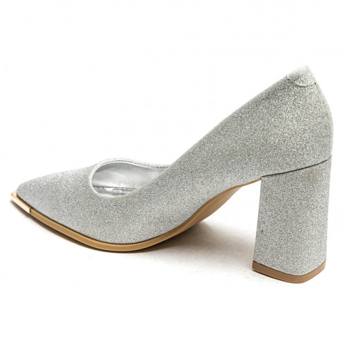 Елегантни сребристи обувки на удобен широк ток с брокат- Izabel Silvere 11615