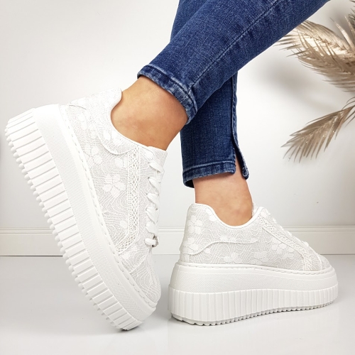 Бели кецове с дантела- Mila White 11754