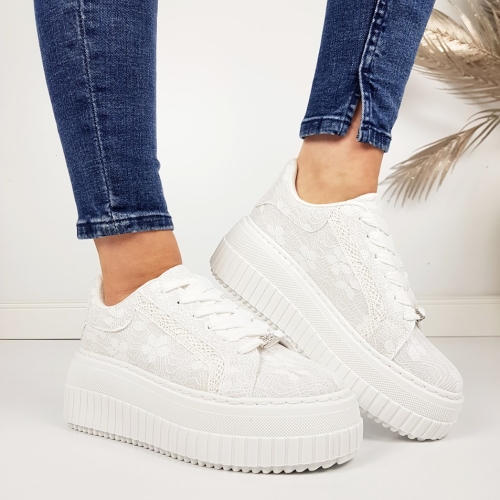 Бели кецове с дантела- Mila White 11754