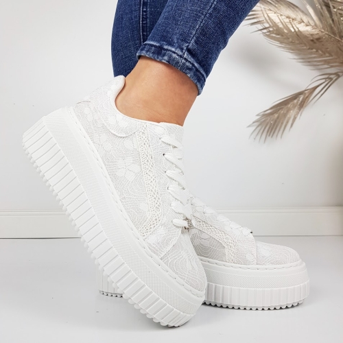 Бели кецове с дантела- Mila White 11754