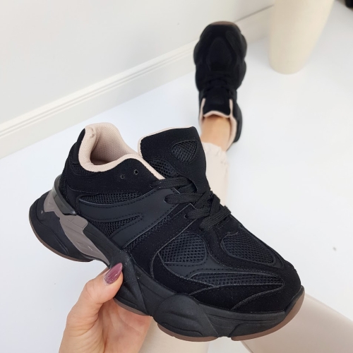 Черни дамски маратонки - Klaudiq Black 11760