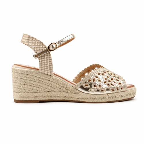 Златисти сандали на платформа- Briana Gold 12126