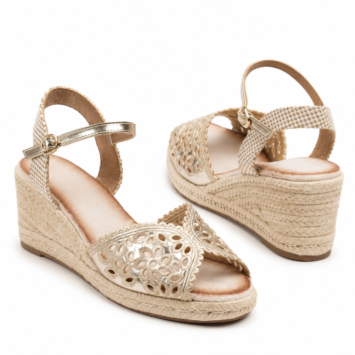 Златисти сандали на платформа- Briana Gold 12126